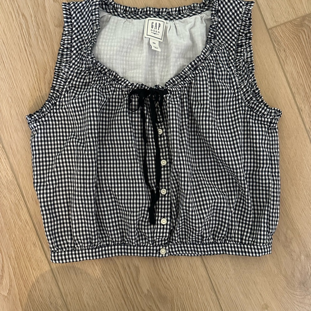 Black and White Gingham Sleeveless Top - Picture 2 of 2